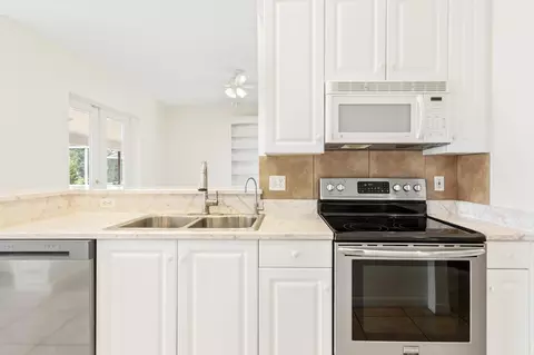 Kitchen - 1305 Flagship Ct, Saint Augustine, FL 32080 photo 7 of 8