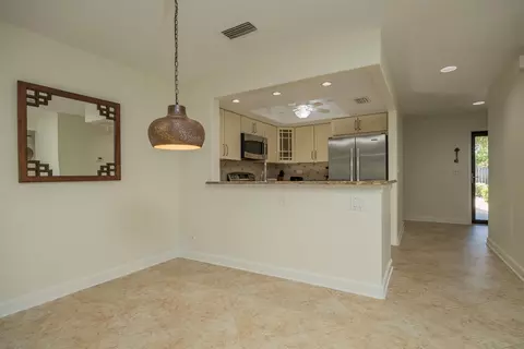 Dining - 890 A1a Beach Blvd #72, Saint Augustine, FL 32080 photo 1 of 1