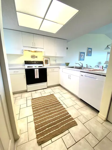 Kitchen - 4250 A1a S UNIT L-35, Saint Augustine, FL 32080 photo 2 of 4