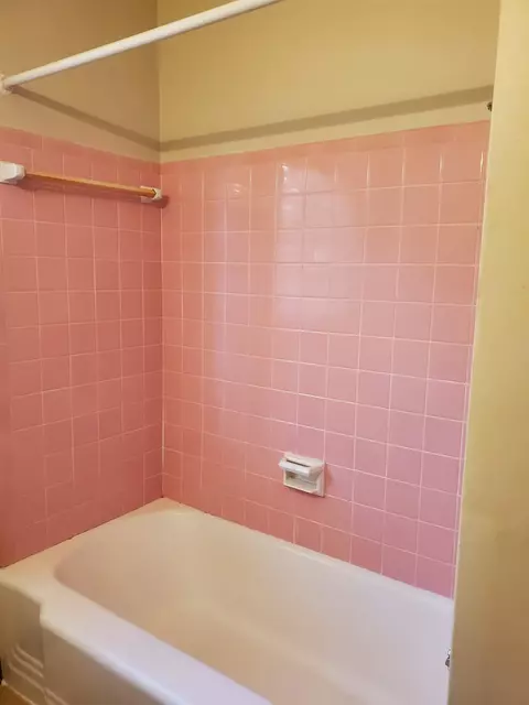 Bath - 70 Coquina Ave, Saint Augustine, FL 32080 photo 1 of 3