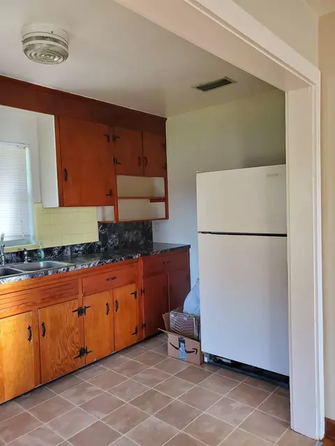 Kitchen - 70 Coquina Ave, Saint Augustine, FL 32080 photo 3 of 7