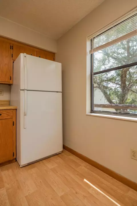 Kitchen - 70 Coquina Ave, Saint Augustine, FL 32080 photo 6 of 7