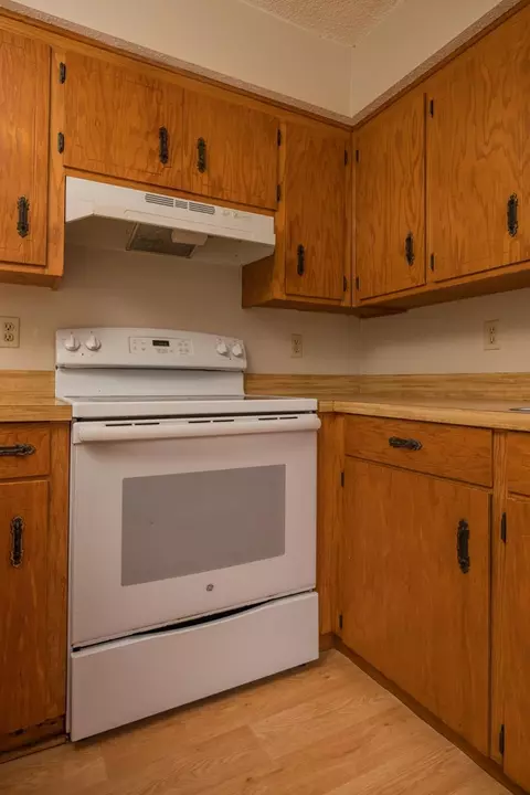 Kitchen - 70 Coquina Ave, Saint Augustine, FL 32080 photo 7 of 7