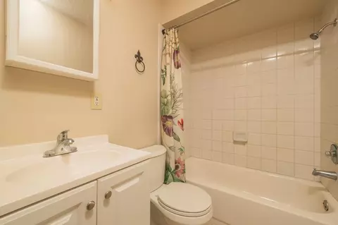 Bath - 70 Coquina Ave, Saint Augustine, FL 32080 photo 3 of 3