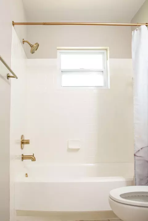 Bath - 1078 San Remo Rd, Saint Augustine, FL 32086 photo 4 of 6