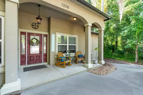 Exterior - 1308 Roosevelt Dr, Saint Augustine, FL 32084 photo 2 of 5