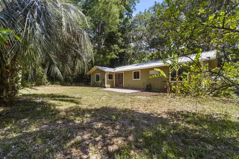 Exterior - 141 Seminole Rd, Saint Augustine, FL 32086 photo 8 of 12