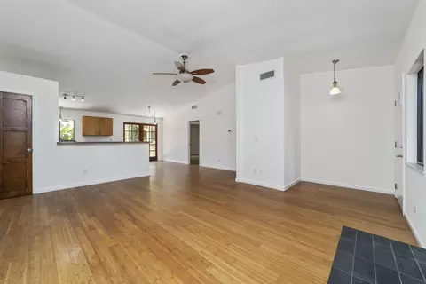 Living - 141 Seminole Rd, Saint Augustine, FL 32086 photo 2 of 9