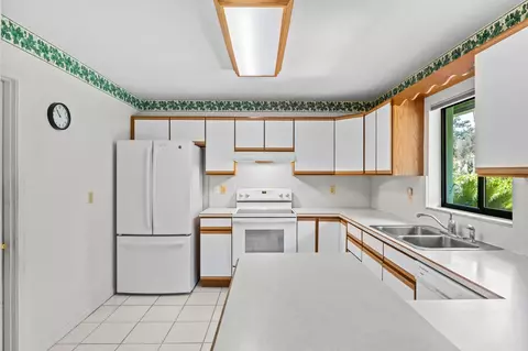 Kitchen - 1067 Espinado Ave, Saint Augustine, FL 32086 photo 2 of 3