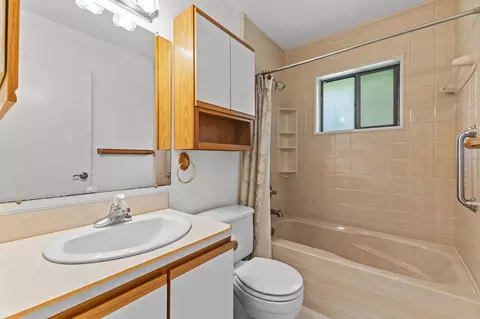 Bath - 1067 Espinado Ave, Saint Augustine, FL 32086 photo 1 of 3