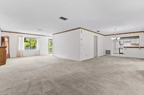 Living - 1067 Espinado Ave, Saint Augustine, FL 32086 photo 4 of 4
