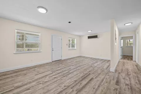 Living - 1120 Puryear St, Saint Augustine, FL 32084 photo 1 of 2