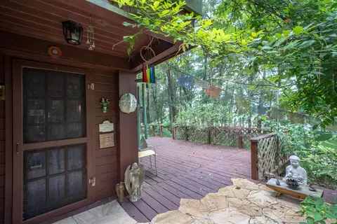 250 W West Lake Dr, Hawthorne, FL 32640