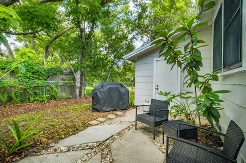 Exterior - 402 Zorayda Ave, Saint Augustine, FL 32080 photo 9 of 21