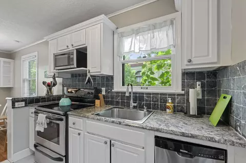 Kitchen - 402 Zorayda Ave, Saint Augustine, FL 32080 photo 3 of 3