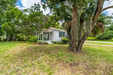 Exterior - 402 Zorayda Ave, Saint Augustine, FL 32080 photo 18 of 21