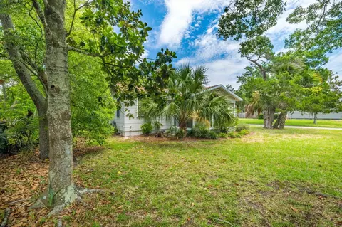 Exterior - 402 Zorayda Ave, Saint Augustine, FL 32080 photo 15 of 21