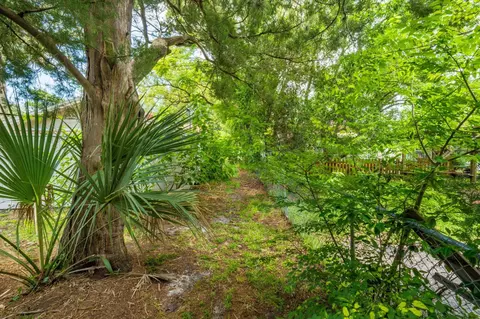 Exterior - 402 Zorayda Ave, Saint Augustine, FL 32080 photo 11 of 21