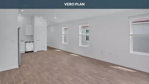Entry Way - 21 Sergeant Ct, Palm Coast, FL 32164 photo 3 of 5
