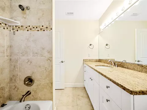 30 S Comares Ave, Saint Augustine, FL 32080 photo 13