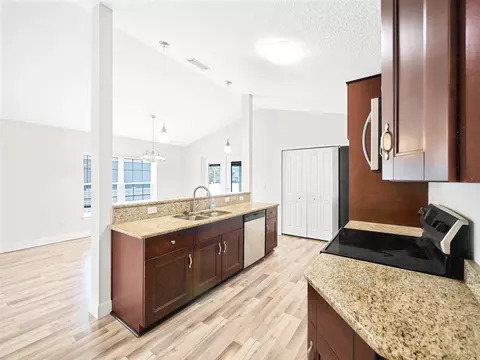 30 S Comares Ave, Saint Augustine, FL 32080 photo 8