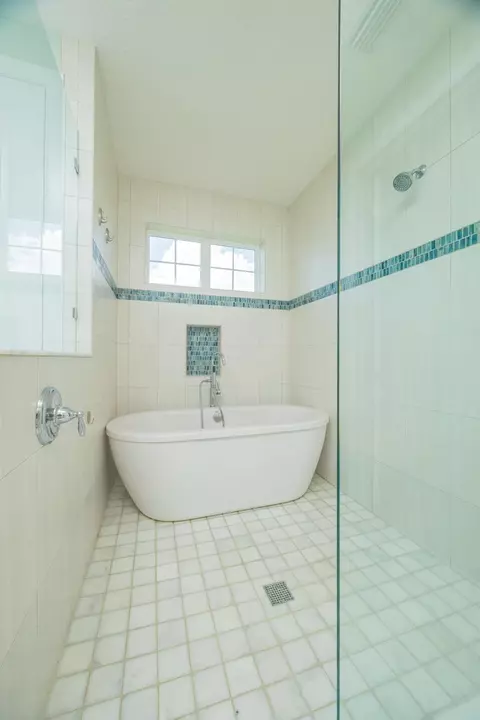 Bath - 1348 Smiling Fish Ln, Saint Augustine, FL 32080 photo 7 of 9