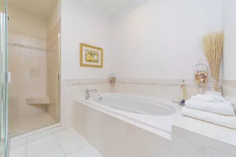 Bath - 852 Ocean Palm Way, Saint Augustine, FL 32080 photo 3 of 5