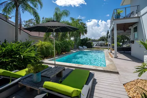 Exterior - 203 S Matanzas Blvd, Saint Augustine, FL 32080 photo 9 of 32