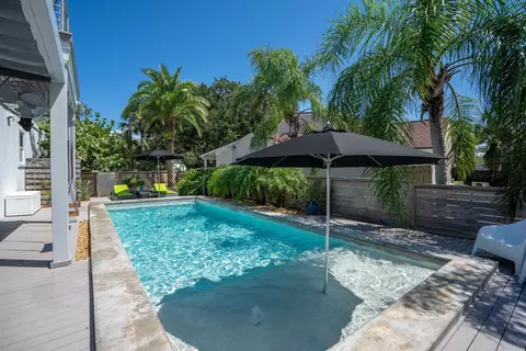 Exterior - 203 S Matanzas Blvd, Saint Augustine, FL 32080 photo 5 of 32