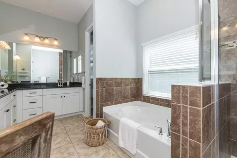 Bath - 3420 S Silvertree Way, Saint Augustine, FL 32086 photo 3 of 7