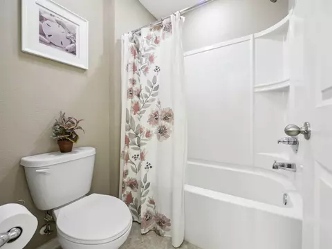 Bath - 424 Downs Corner Rd, Saint Augustine, FL 32092 photo 4 of 5