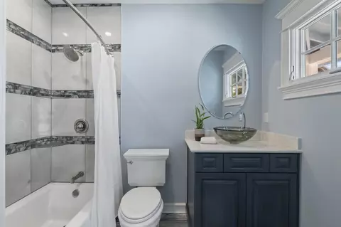 Bath - 57 Marine St, Saint Augustine, FL 32084 photo 10 of 13