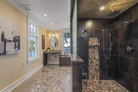 Bath - 57 Marine St, Saint Augustine, FL 32084 photo 6 of 13