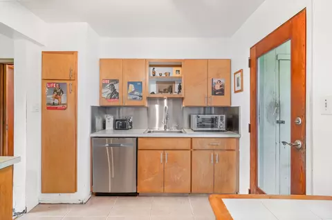 Kitchen - 92 Coquina Ave, Saint Augustine, FL 32080 photo 3 of 5