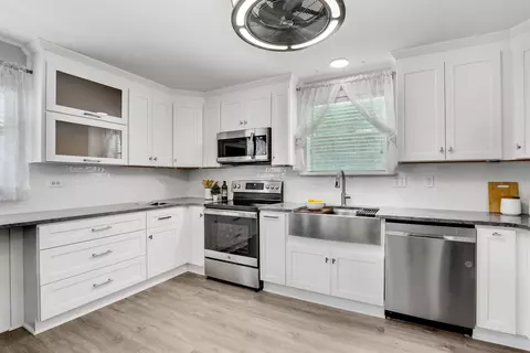 Kitchen - 2849 Bass Haven Ln, Saint Augustine, FL 32092 photo 4 of 6