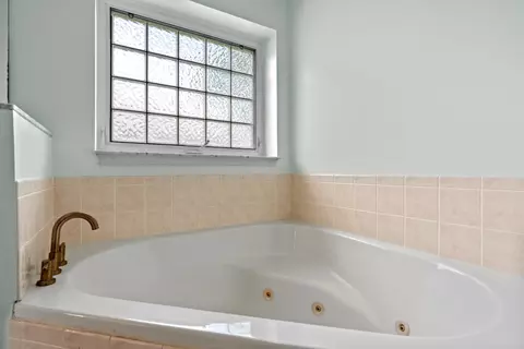 Bath - 105 Sandpiper Blvd, Saint Augustine, FL 32080 photo 3 of 4