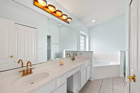 Bath - 105 Sandpiper Blvd, Saint Augustine, FL 32080 photo 1 of 4