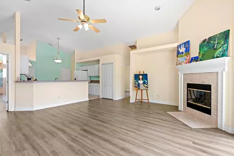 Living - 105 Sandpiper Blvd, Saint Augustine, FL 32080 photo 6 of 7