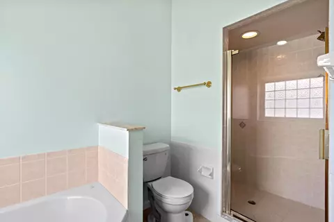 Bath - 105 Sandpiper Blvd, Saint Augustine, FL 32080 photo 2 of 4