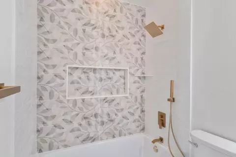Bath - 6524 Madison St, Saint Augustine, FL 32080 photo 7 of 8