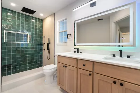 Bath - 6524 Madison St, Saint Augustine, FL 32080 photo 3 of 8