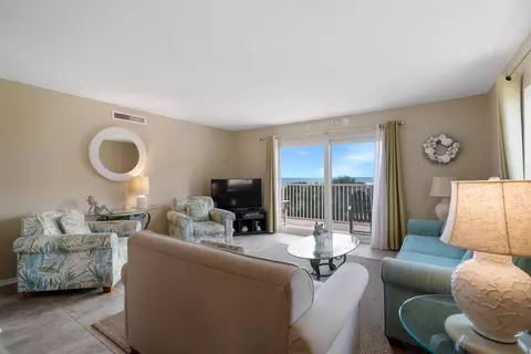 Living - 4 Ocean Trace Rd #308, Saint Augustine, FL 32080 photo 2 of 4