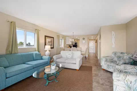 Living - 4 Ocean Trace Rd #308, Saint Augustine, FL 32080 photo 4 of 4