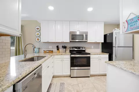 Kitchen - 4 Ocean Trace Rd #308, Saint Augustine, FL 32080 photo 1 of 2