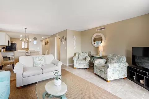 Living - 4 Ocean Trace Rd #308, Saint Augustine, FL 32080 photo 3 of 4