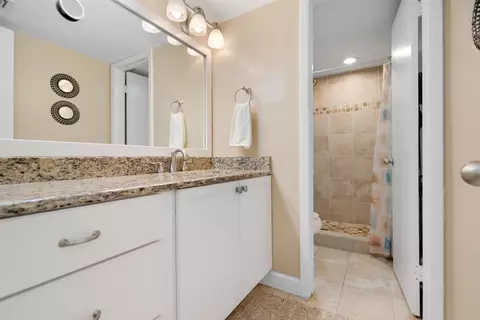 Bath - 4 Ocean Trace Rd #308, Saint Augustine, FL 32080 photo 1 of 3