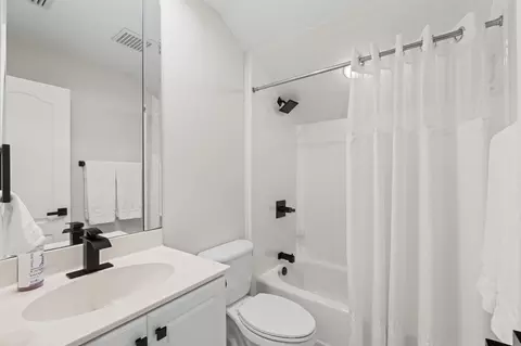 Bath - 925 Spring Lake Ct, Saint Augustine, FL 32080 photo 5 of 5