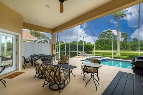 Exterior - 925 Spring Lake Ct, Saint Augustine, FL 32080 photo 5 of 13