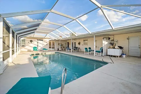Exterior - 29 Sunrise Ave, Ormond Beach, FL 32176 photo 2 of 6