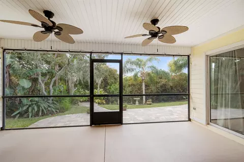 Exterior - 1301 Smiling Fish Ln, Saint Augustine, FL 32080 photo 6 of 10
